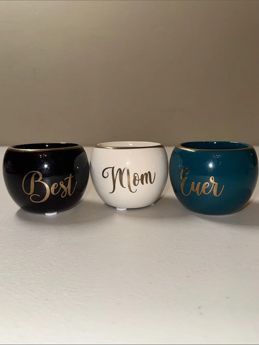 Cute set of tiny cups